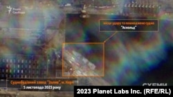 Спутниковые фото Planet Labs судостроительного завода «Залив» в Керчи после ракетных ударов ВСУ, опубликованные проектом Радіо Свобода «Схемы»