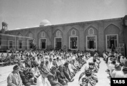 Tilla shayx masjidida juma namozi. 1979-yil