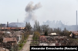 18-aprel kuni Rossiyaning Ukrainaga bostirib kirishidan qariyb ikki oy o‘tib Mariupoldagi Azovstal temir-po‘lat zavodi tepasida tutun ko‘tarildi.