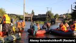 Иркутскдаги қутқарув ишлари пайтида олинган сурат, 2019 йил 1 июль.