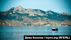 Курорт степного Крыма: вид на вулкан и живописные бухты (фотогалерея)