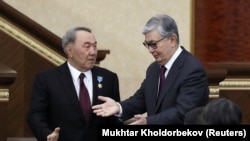 Prezident Qasim-Jomart Toqayev ma’muriyati bilan mamlakatning birinchi prezidenti Nursulton Nazarboyev o‘rtasidagi hokimiyat uchun kurash tobora voqealar markaziga ko‘chmoqda.