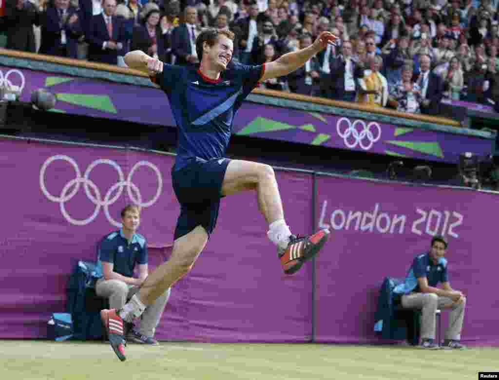 Britaniyalı Andy Murray tennis yarışında qızıl medala sahib olur