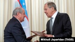 O‘zbekiston va Rossiya Tashqi ishlar vazirlari Abdulaziz Komilov va Sergey Lavrov.