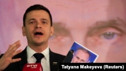 Ilya Yashin taqdimot paytida