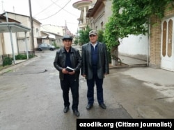 Faxriddin Tillaev (o‘ngda) huquq faoli A’zam Turg‘unov bilan ozodlikka chiqqan ilk kunida. 12 may 2018 yil.