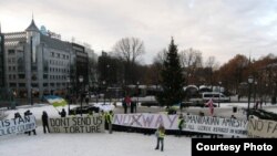 Норвегиядаги ўзбек қочқинлари ўзларининг Ўзбекистонга қайтармасликларини талаб қилиб, ўтган йил декабрида намойишлар ўтказган эдилар.