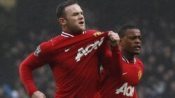 Manchester United'li Wayne Rooney (sağda) bu turda "dubl" edərək komandasına qələbə gətirdi