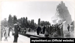 Toshkentdagi Al-Xorazmiy yodgorligi ochilishi, 1983 y. (mytashkent.uz fotosi)