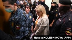 Бывшая журналистка "Первого канала" Марина Овсянникова, против которой возбуждено уголовное дело о "фейках" об армии РФ 