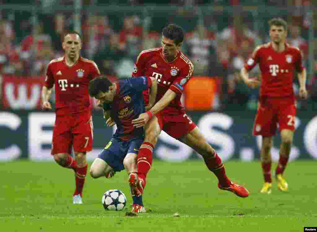 M&uuml;nhenin Arena stadionunda Avropa ulduzları tolaşmışdı. Lionel Messi, Mario Gomez, Franck Ribery, Thomas Muller&nbsp;oyundan bir epizodda