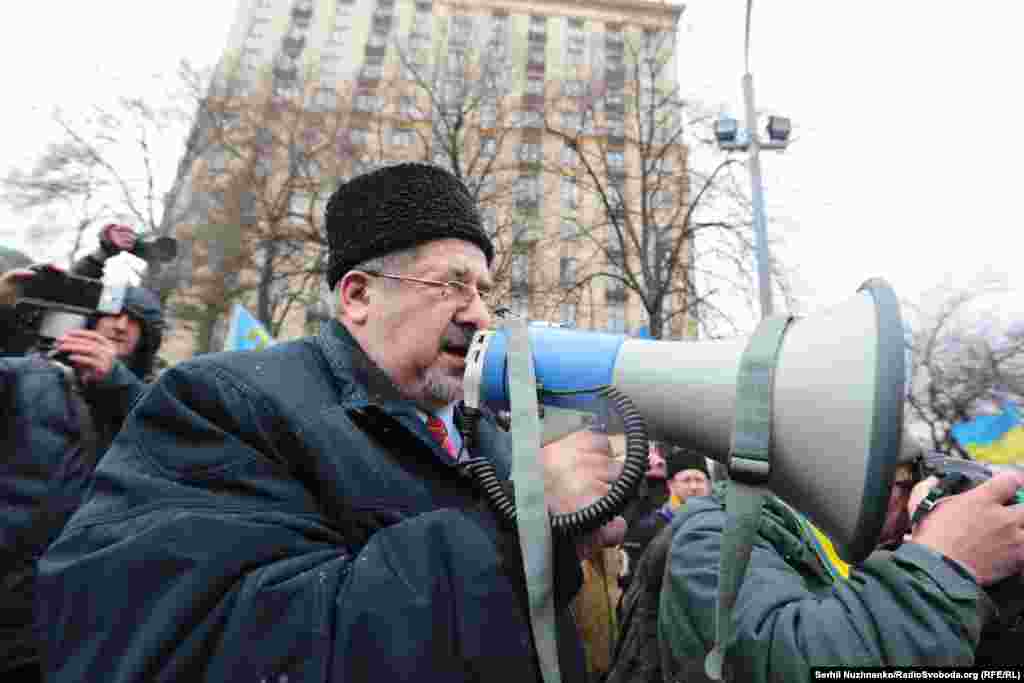 Рефат Чубаров, на тот момент в статусе народного депутата Украины, на марше, приуроченном ко &laquo;Дню сопротивления Крыма российской оккупации&raquo;, Киев, 26 февраля 2017 года